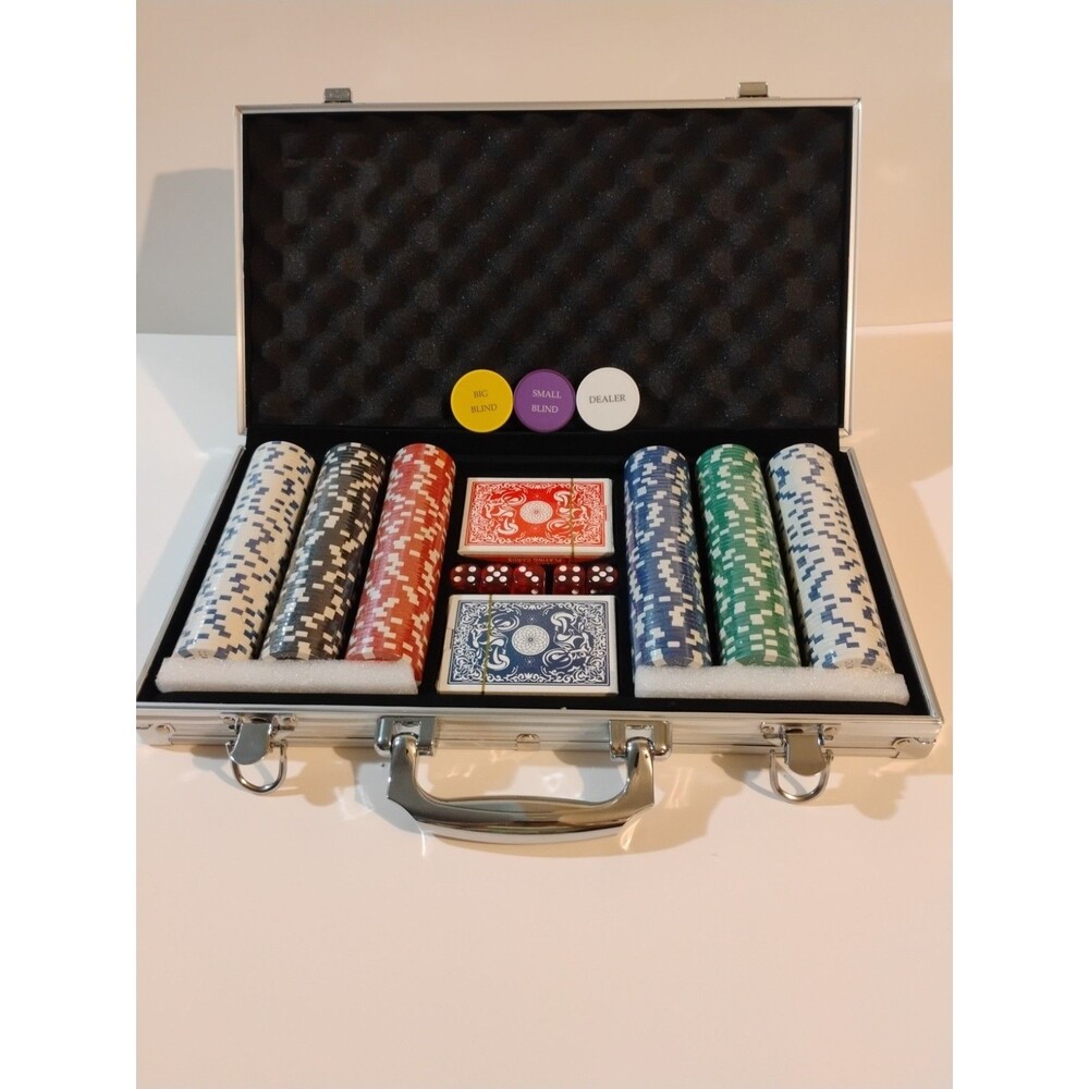 Professional Poker Chip Set with Aluminum Case  300 Pieces  New